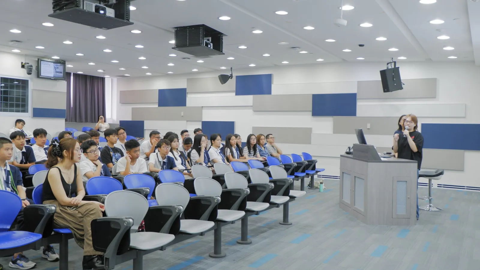 GSJ students learning from a university educator